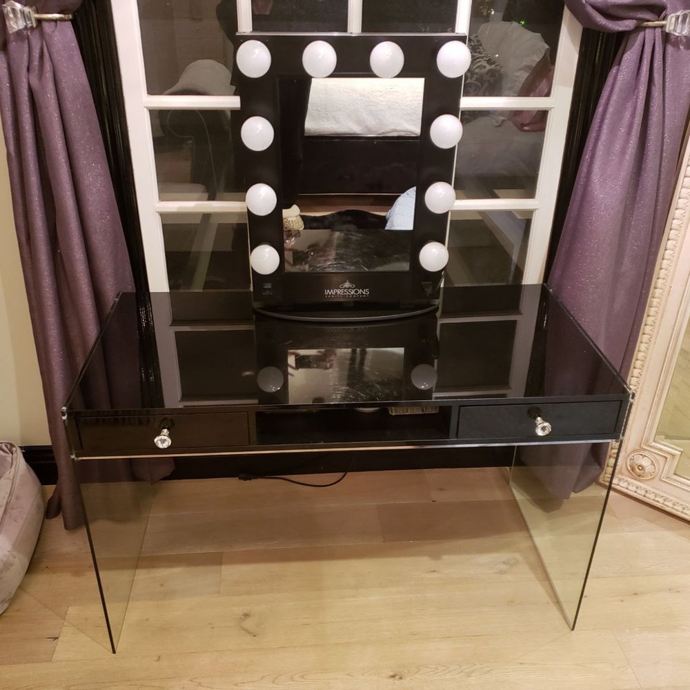 Black MAKEUP Vanity